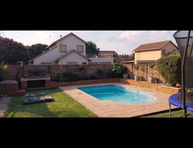 2 BEDROOM PROPERTY TO RENT IN POMONA